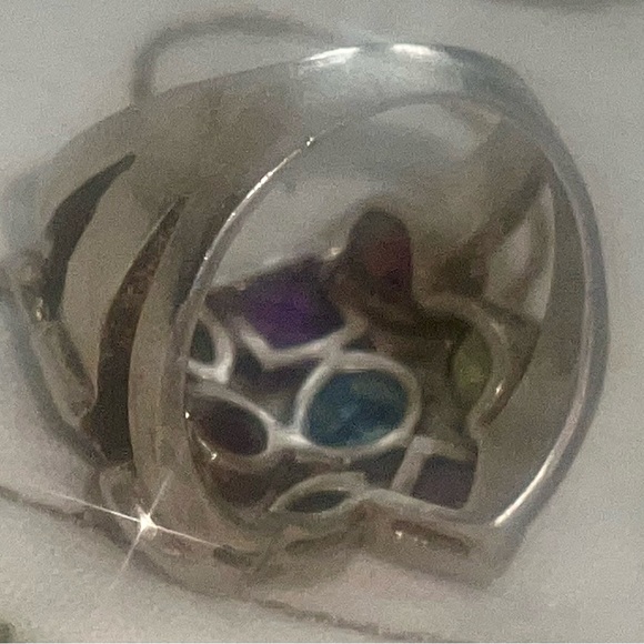 BEAUTIFUL MULTI STONE RING - Picture 5 of 14